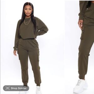 Super cute & comfy olive green joggers.